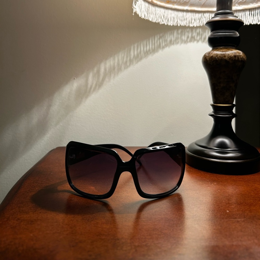 Vera Wang Square-framed Sunglasses - Picture 3 of 4